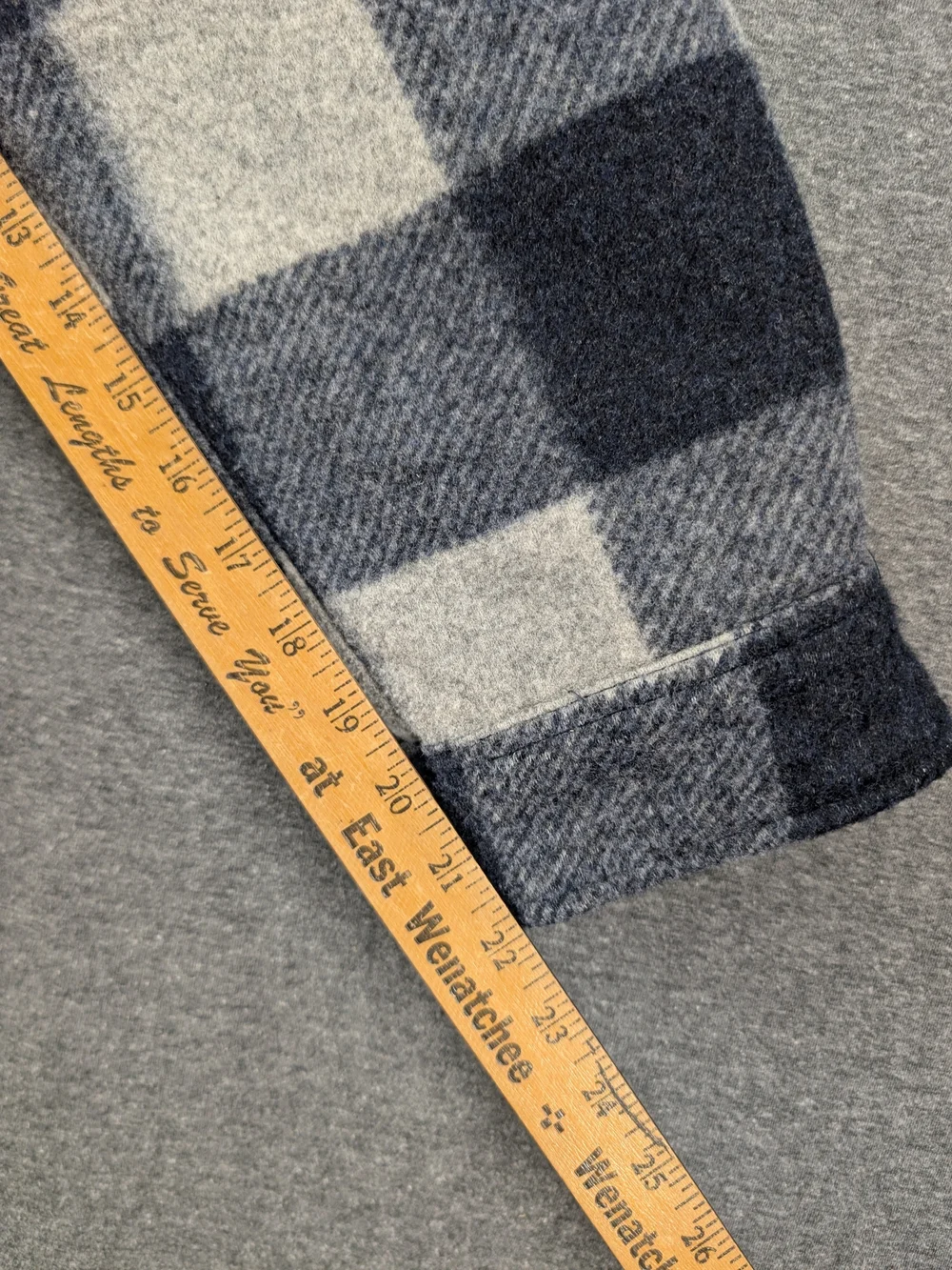 Banana Republic Men's Navy & Gray Plaid Wool Overshirt